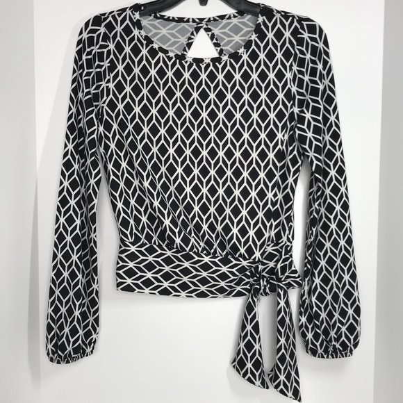 Tops - Women's L/S Top | Black/White Geometric & Side Tie